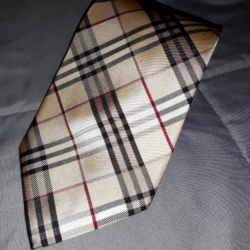 Mens Burberry Tie like new